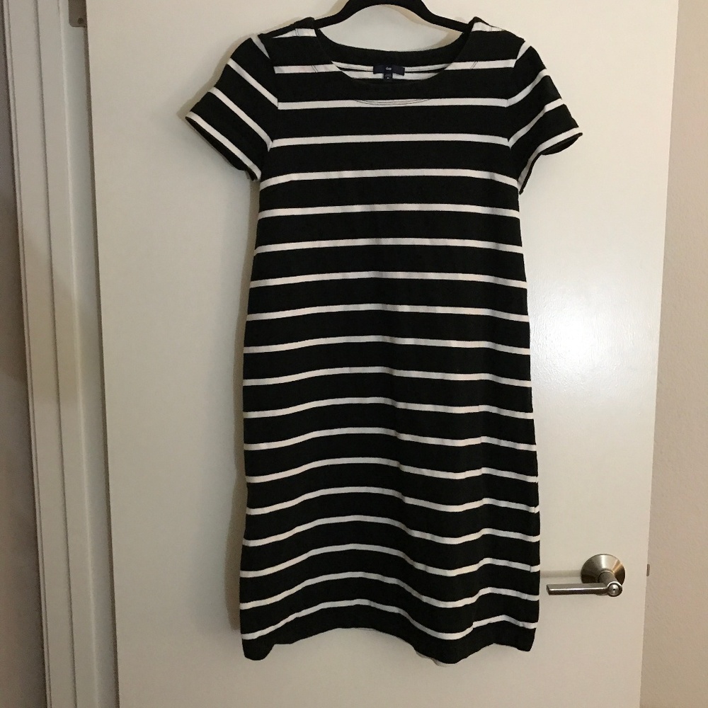 Navy and White Gap Shift Dress